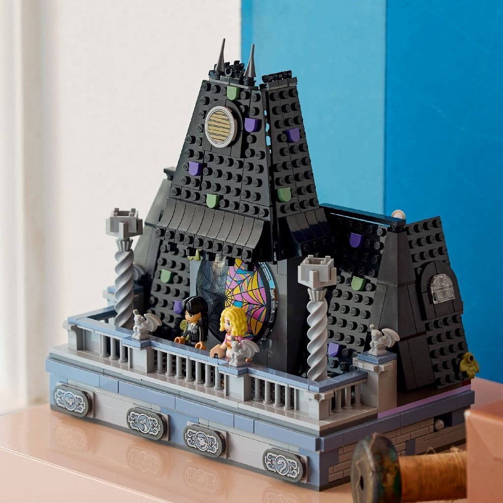 Lego Adams Family 76781 Wednesday En Enids Kamer